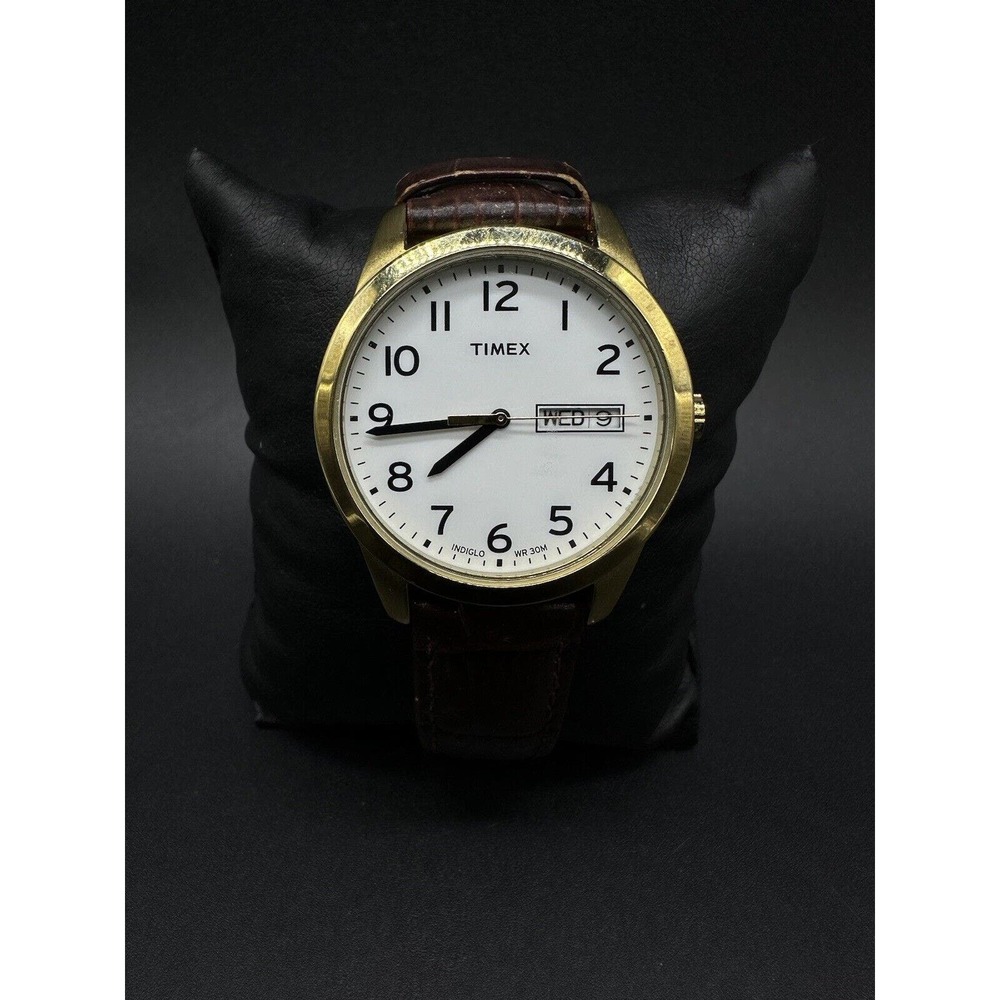 Timex Watch Day Date Indicator Indiglo Water Resist 30m Leather Band Working